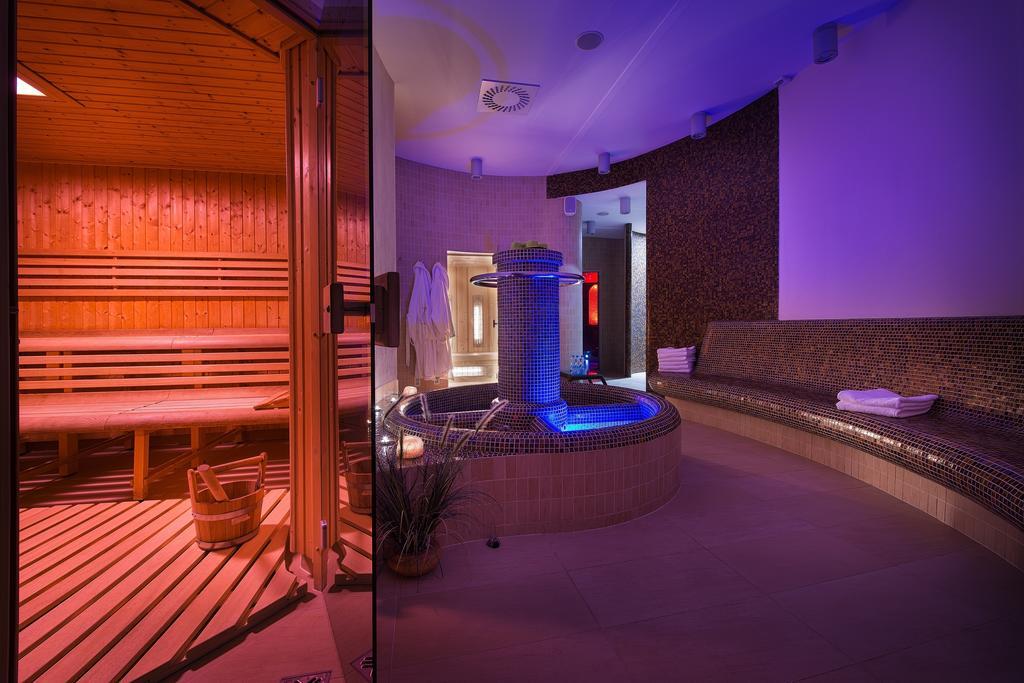 Wellness Hotel Diamant Hluboká nad Vltavou Eksteriør bilde
