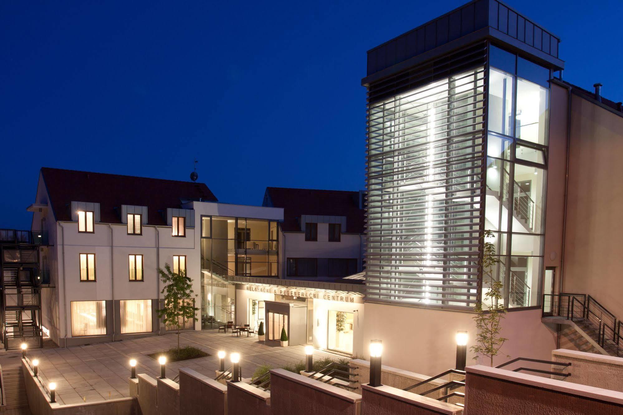 Wellness Hotel Diamant Hluboká nad Vltavou Eksteriør bilde