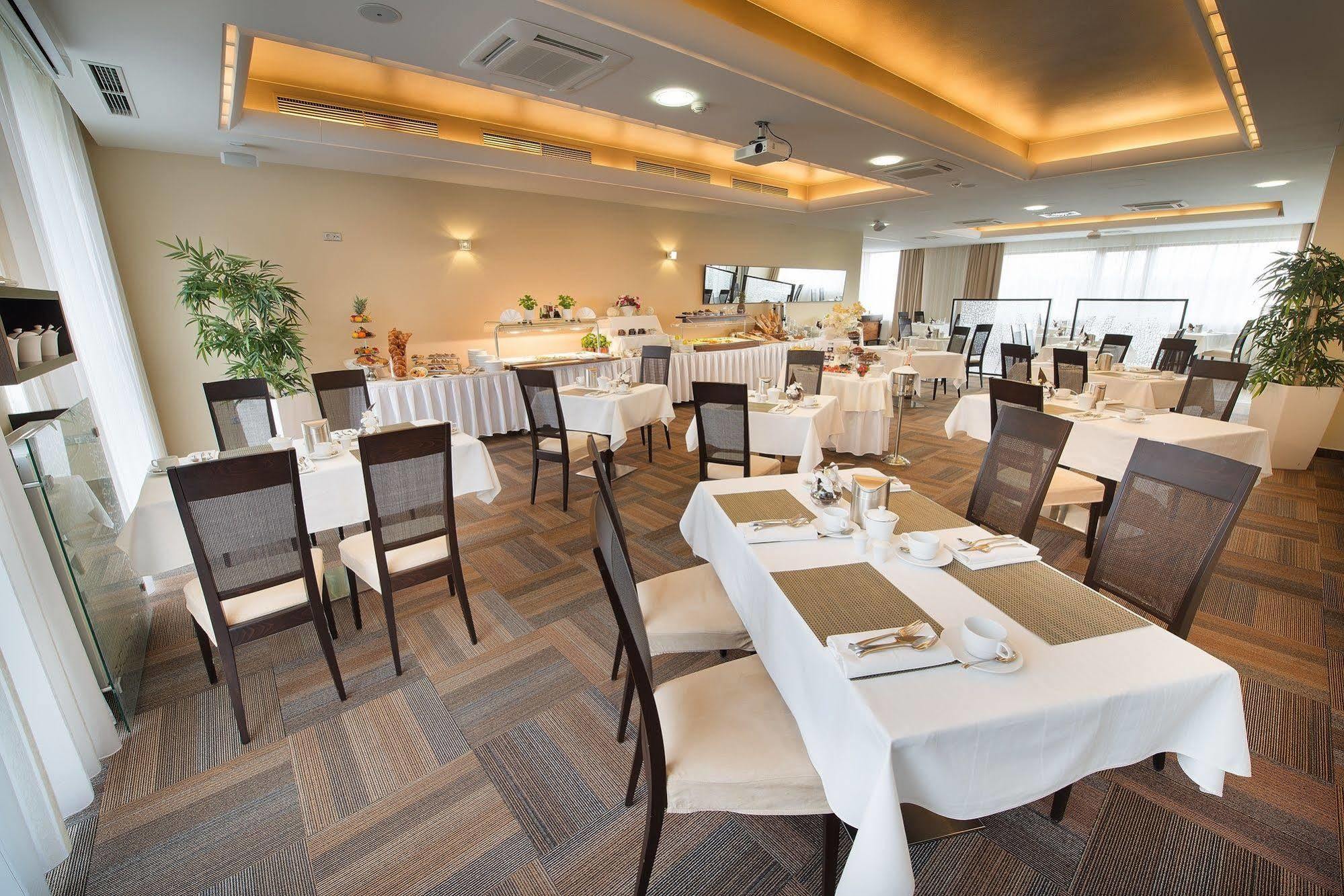 Wellness Hotel Diamant Hluboká nad Vltavou Eksteriør bilde